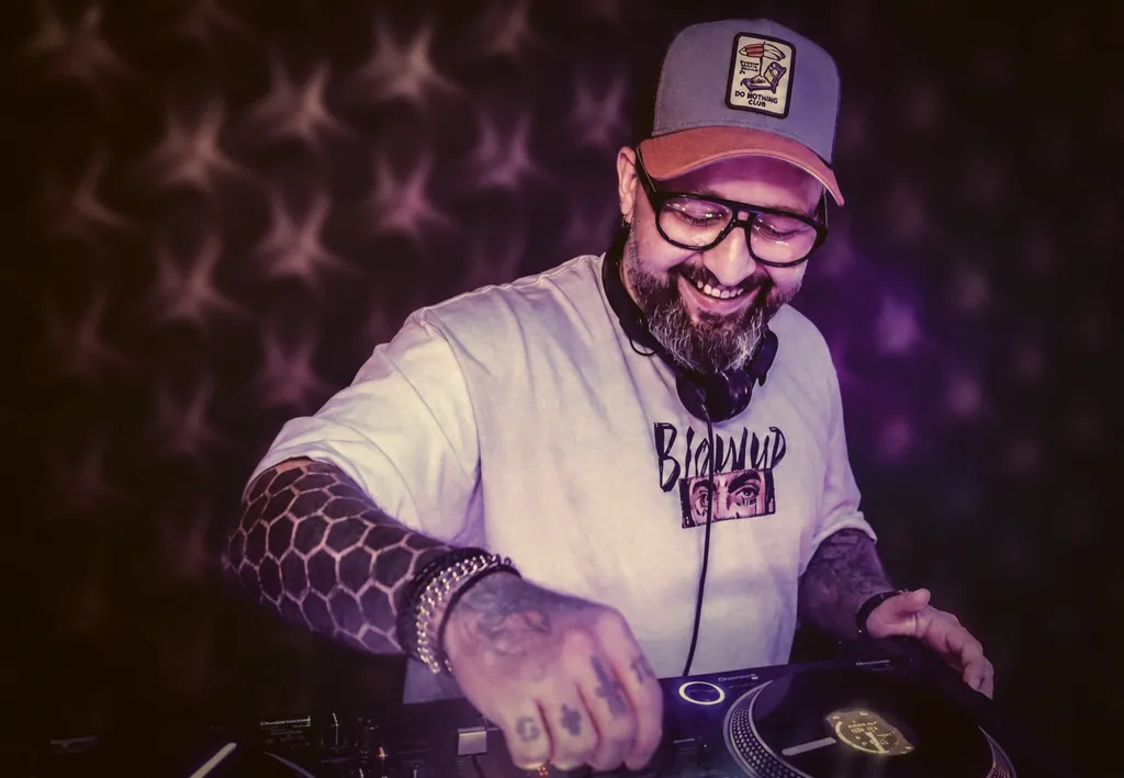 DJ Janni de Luxe, Club Night DJ Janni de Luxe, Club Night