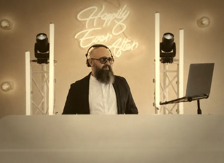 DJ Janni de Luxe, Happily Ever After Moment DJ Janni de Luxe, Happily Ever After Moment