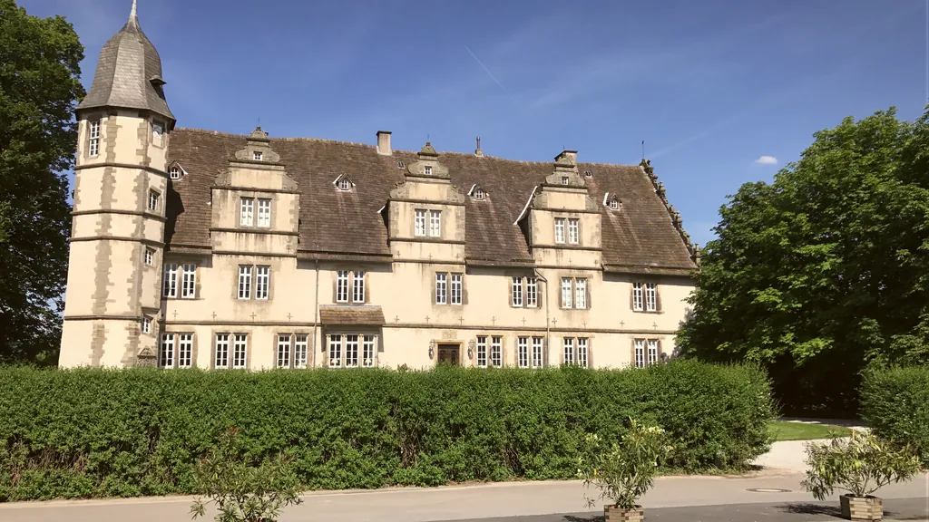Schloss Wendlinghausen in Dörentrup bei Tageslicht Schloss Wendlinghausen in Dörentrup bei Tageslicht